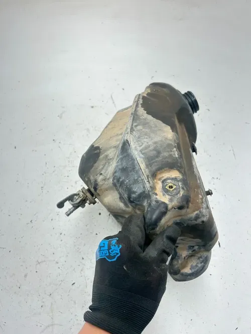 03 2003 Honda CR250R Cr 250 r 2 Stroke OEM GOOD THREADS!! Gas Tank Fuel Cell