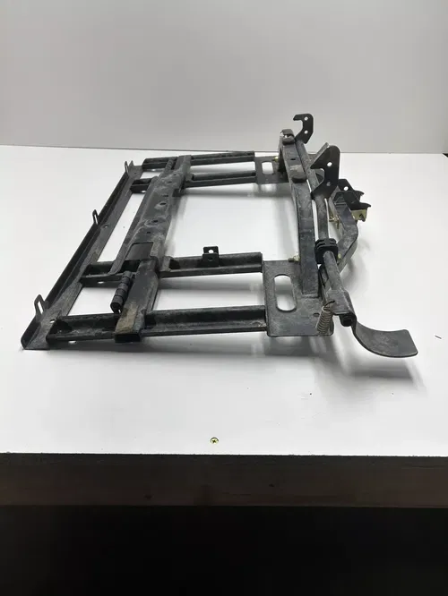 2007 07 Polaris Sportsman 800 X2 EFI OEM Bed Frame Latch Mount Bar Tail