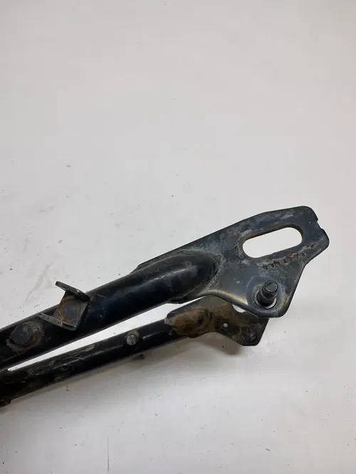 1976 76 SUZUKI GT250 gt 250 HUSTLER GOOD Swing Arm Pivot Bolt Swingarm Free Ship