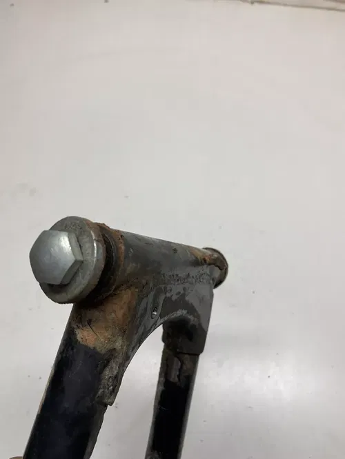 1976 76 SUZUKI GT250 gt 250 HUSTLER GOOD Swing Arm Pivot Bolt Swingarm Free Ship