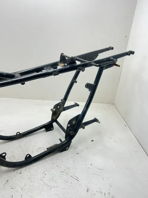 1976 76 SUZUKI GT250 gt 250 T!tl3 Main Frame Body Assembly Chassis READ DESCRIP