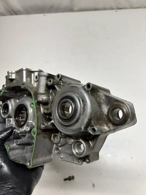 2007 07 Honda CRF450R crf 450 r OEM Left Case Engine Motor Crankcase READ DESCRI