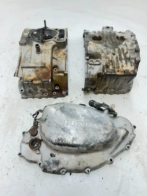 81 1981 Honda XL500S Xl 500 s OEM GOOD Crankcase Cases Engine Motor Clutch Cover