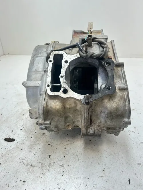 81 1981 Honda XL500S Xl 500 s OEM GOOD Crankcase Cases Engine Motor Clutch Cover
