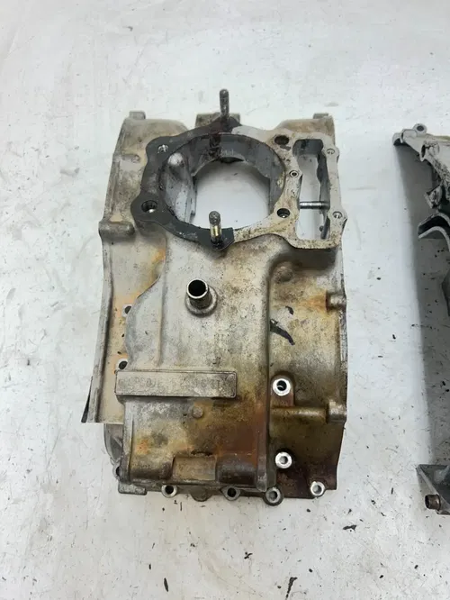 81 1981 Honda XL500S Xl 500 s OEM GOOD Crankcase Cases Engine Motor Clutch Cover