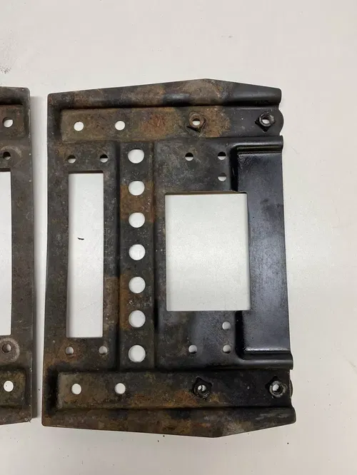 2001 POLARIS SPORTSMAN 90 RIGHT AND LEFT SIDE FOOT GUARD MOUNT FREE SHIP