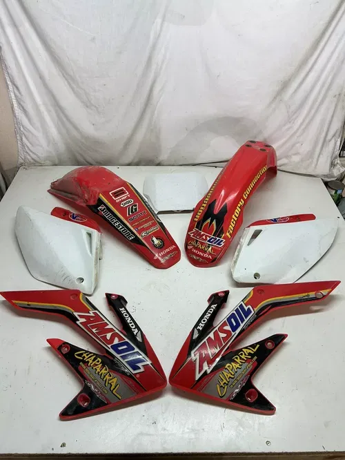 2004 04 HONDA CRF250R crf 250 r OEM plastics fenders shroud cover plastic red #2
