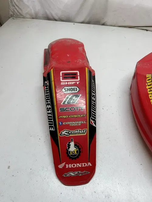 2004 04 HONDA CRF250R crf 250 r OEM plastics fenders shroud cover plastic red #2