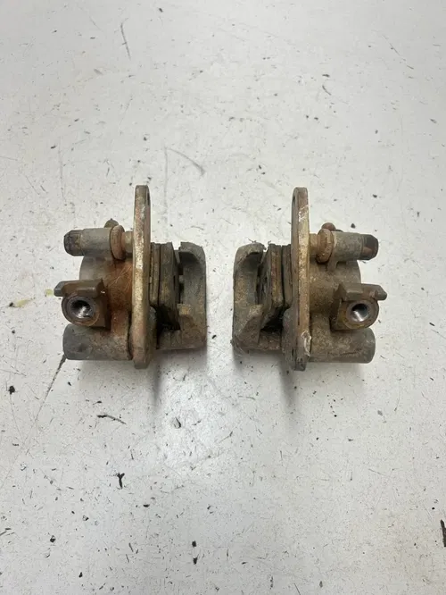 99 1999 Yamaha Warrior 350 YFM350x OEM LOT Pair Brake Assembly Calipers PARTS