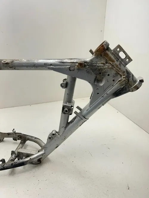 2005 05 Kawasaki KL 650 KL650-A  Main Frame Body Assembly Chassis BOS! READ