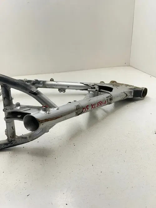 2005 05 Kawasaki KL 650 KL650-A  Main Frame Body Assembly Chassis BOS! READ