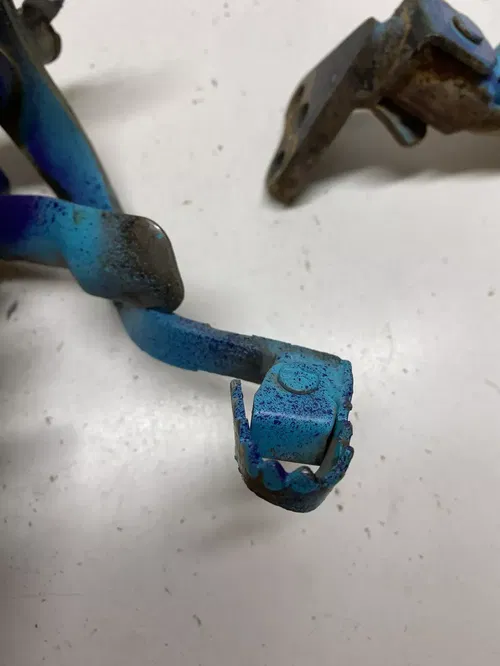1993 93 Yamaha XT350B xt 350 Foot Peg L R Pegs Brake Pedal DAMAGE! PAINTED!