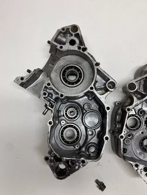 1998 98 kawasaki KX125 kx 125 Crankcase Cases L R Case Engine Motor READ DESCRIP