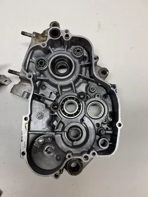 1998 98 kawasaki KX125 kx 125 Crankcase Cases L R Case Engine Motor READ DESCRIP