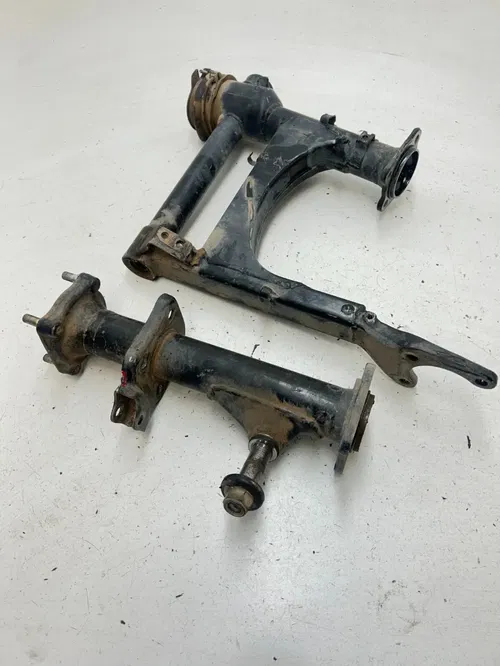 87 1987 Honda Fourtrax Trx 350 TRX350 OEM Front Swingarm Pivot Axle Carrier