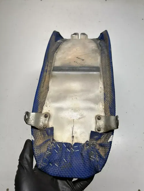 2000 HONDA CR250R cr 250 r OEM Seat Saddle Pan Foam Cover Mount GOOD