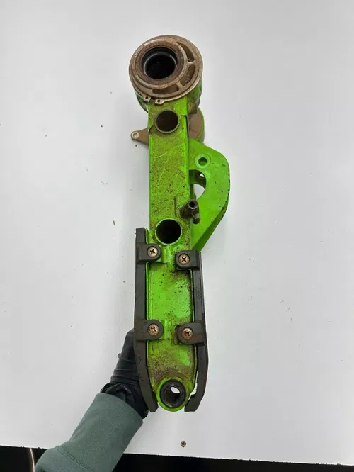 2000 Kawasaki Mojave 250 KSF250 OEM Swing Arm Axle Carrier Brake Mount Free Ship