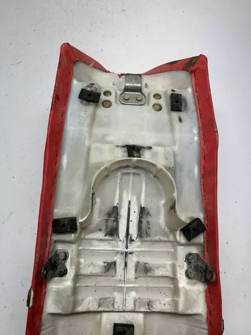 1990 90 Yamaha RT180 RT 180 rt OEM LOT Seat Saddle Pan Foam Cover Mounts Latch