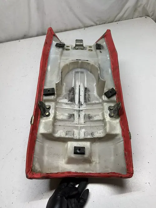 1990 90 Yamaha RT180 RT 180 rt OEM LOT Seat Saddle Pan Foam Cover Mounts Latch