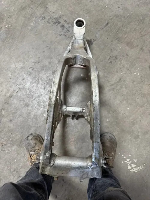 2002 Honda CRF450R Crf 450 r OEM DAMAGE! Main Frame Body Assembly Chassis READ
