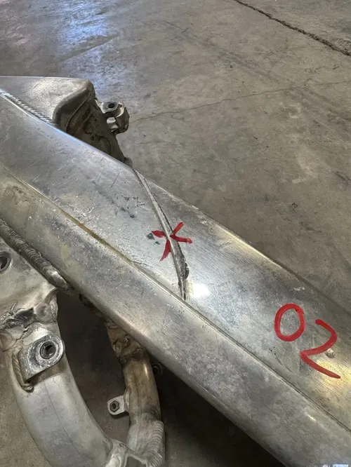 2002 Honda CRF450R Crf 450 r OEM DAMAGE! Main Frame Body Assembly Chassis READ