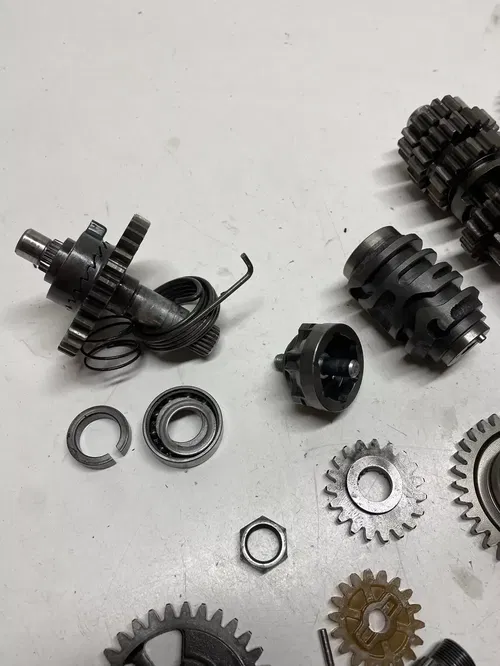 2005 05 Honda CRF250R crf250r LOT PARTS TRANS TRANSMISSION GEAR FORK SHAFT