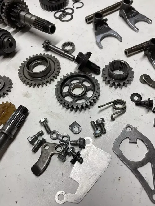 2005 05 Honda CRF250R crf250r LOT PARTS TRANS TRANSMISSION GEAR FORK SHAFT