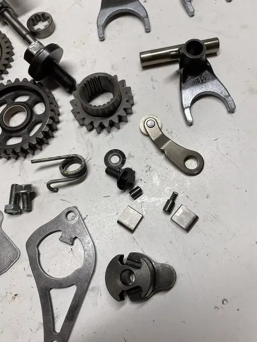 2005 05 Honda CRF250R crf250r LOT PARTS TRANS TRANSMISSION GEAR FORK SHAFT