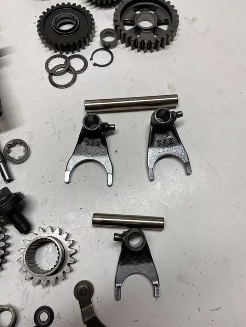2005 05 Honda CRF250R crf250r LOT PARTS TRANS TRANSMISSION GEAR FORK SHAFT