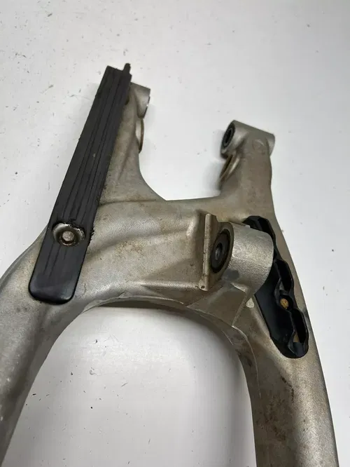 2008 08 KTM 250 XC-FW xcfw OEM GOOD! Swingarm Swing Arm Chain Guide Pivot