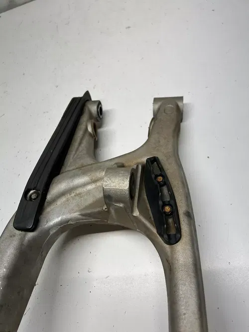 2008 08 KTM 250 XC-FW xcfw OEM GOOD! Swingarm Swing Arm Chain Guide Pivot