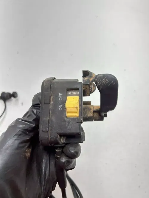 04 2004 Polaris Scrambler 500 4x4 OEM Thumb Throttle Mount Cable Choke Mount