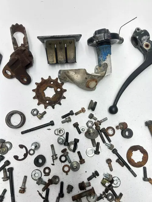 1977 77 Yamaha IT250 it 250 D OEM LOT Bolt Reed Cage Gear Mount Lever Peg