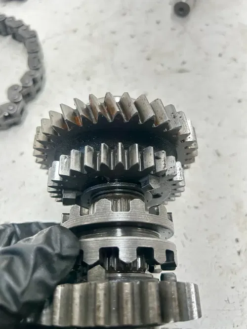 2000 Polaris Magnum 325 4x4 OEM Trans Transmission Gear Fork Shaft Chain