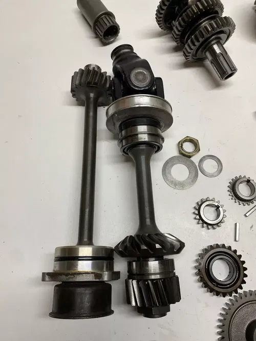 05 Suzuki King Quad LT 700 Trans Transmission Output Drive Shaft Line Bevel LOT!