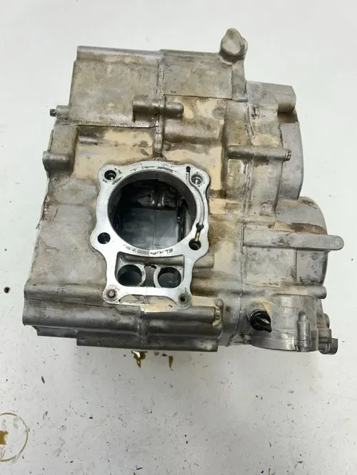 05 2005 Honda Rancher 350 TRX350ES 4x4 OEM Crankcase Cases Engine Motor Clutch