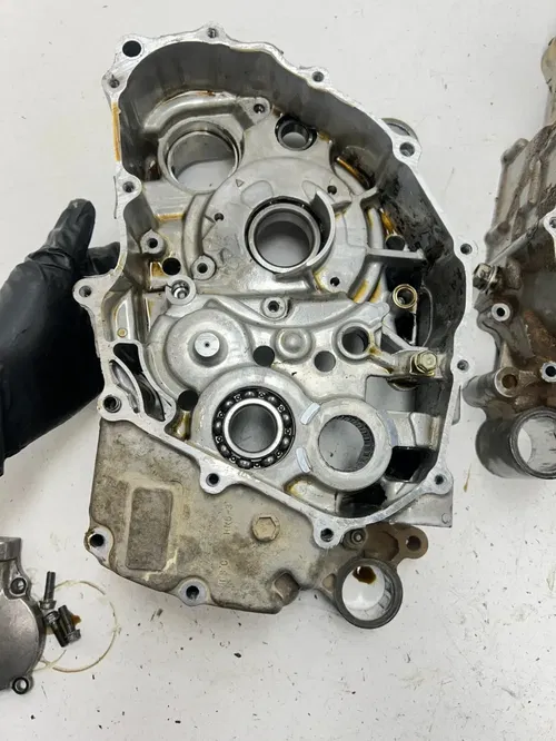 05 2005 Honda Rancher 350 TRX350ES 4x4 OEM Crankcase Cases Engine Motor Clutch