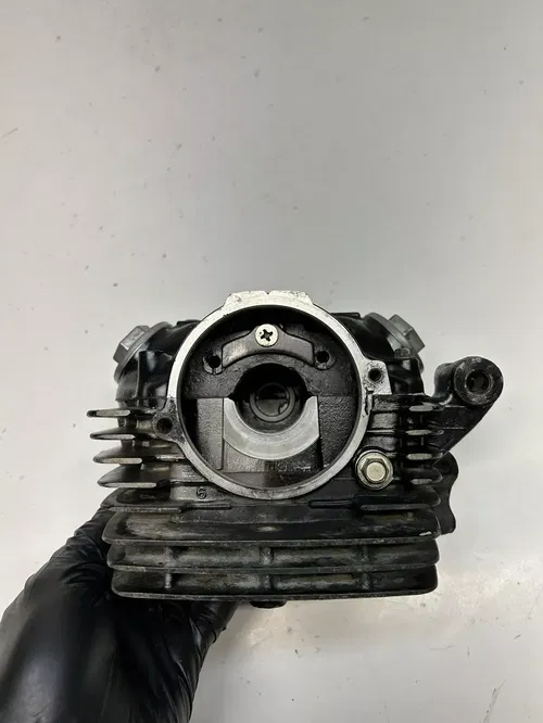 1983 83 HONDA XR200R xr 200 r OEM Cylinder Head Cap Valve Rocker Arm READ DESCRI