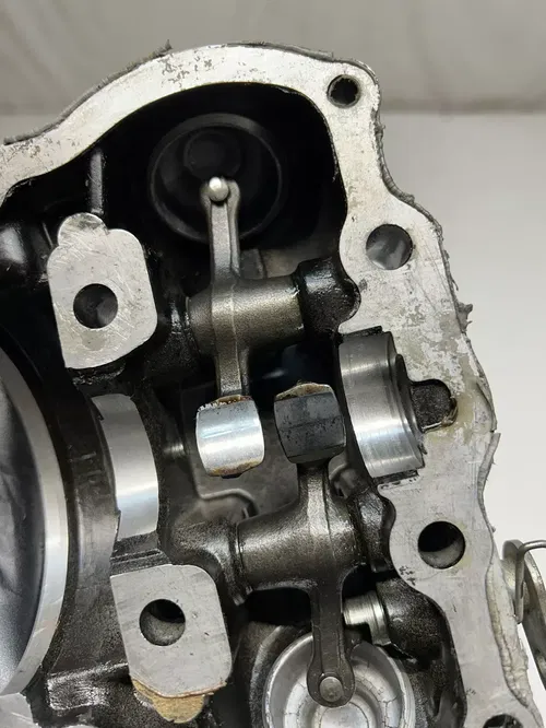 1983 83 HONDA XR200R xr 200 r OEM Cylinder Head Cap Valve Rocker Arm READ DESCRI