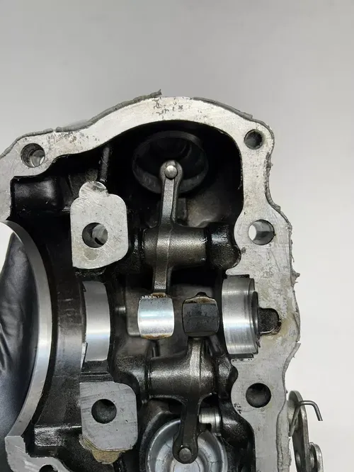 1983 83 HONDA XR200R xr 200 r OEM Cylinder Head Cap Valve Rocker Arm READ DESCRI