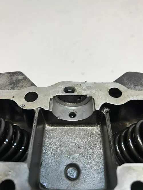 1983 83 HONDA XR200R xr 200 r OEM Cylinder Head Cap Valve Rocker Arm READ DESCRI