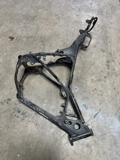 1984 84 Kawasaki KDX200 kdx 200 A OEM  Main Frame Chassis Body Assembly READ DES