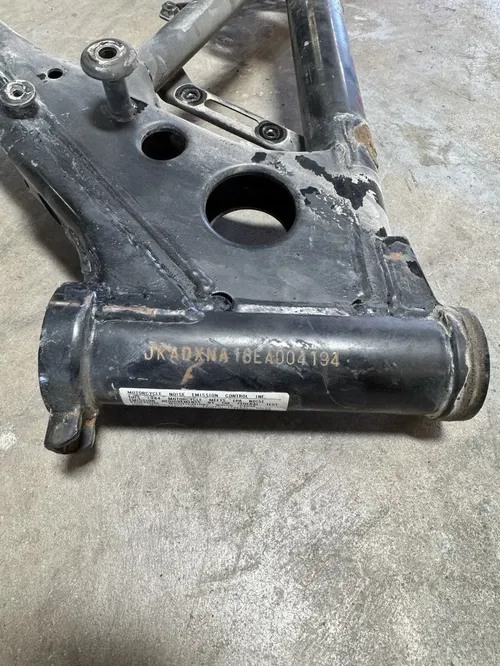 1984 84 Kawasaki KDX200 kdx 200 A OEM  Main Frame Chassis Body Assembly READ DES