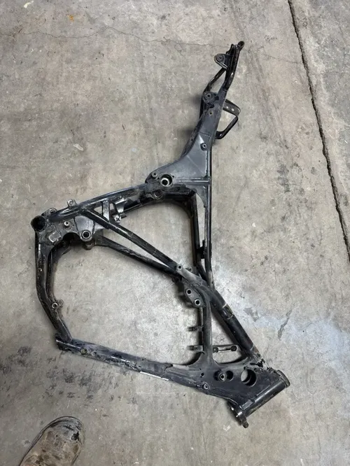 1984 84 Kawasaki KDX200 kdx 200 A OEM  Main Frame Chassis Body Assembly READ DES