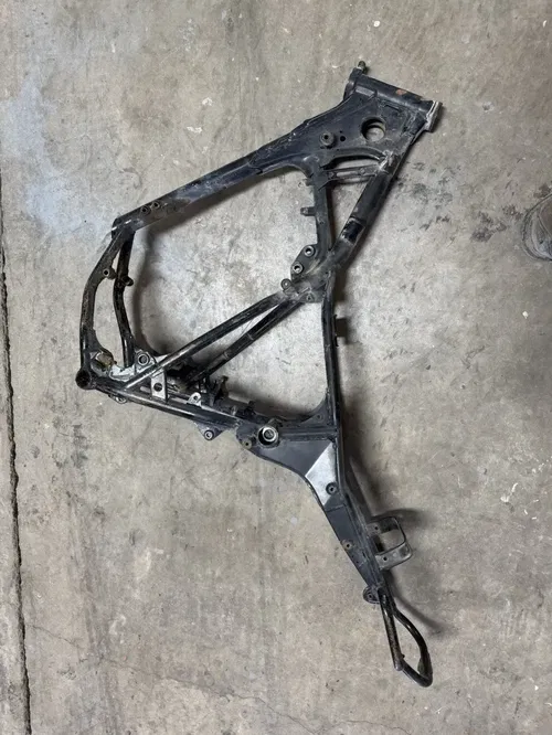 1984 84 Kawasaki KDX200 kdx 200 A OEM  Main Frame Chassis Body Assembly READ DES