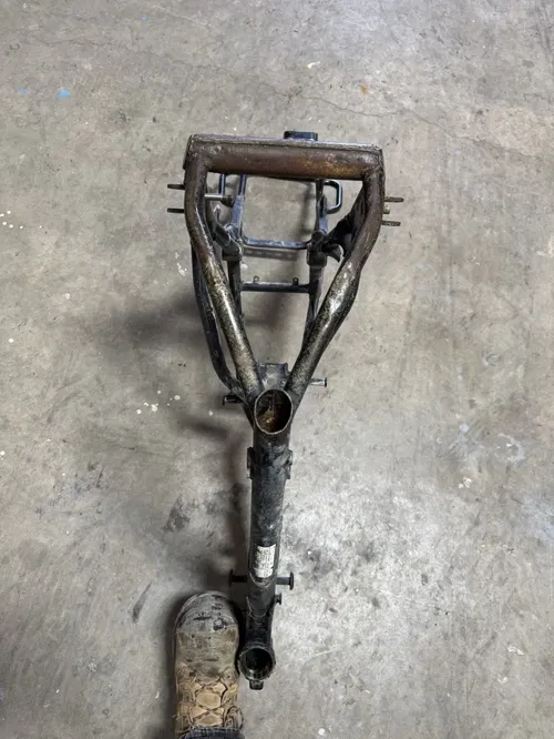 1984 84 Kawasaki KDX200 kdx 200 A OEM  Main Frame Chassis Body Assembly READ DES