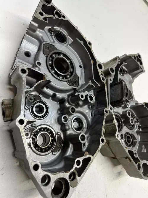 2001 01 YAMAHA YZ250F yz 250 f OEM Cases Crankcase L R Engine Motor Case