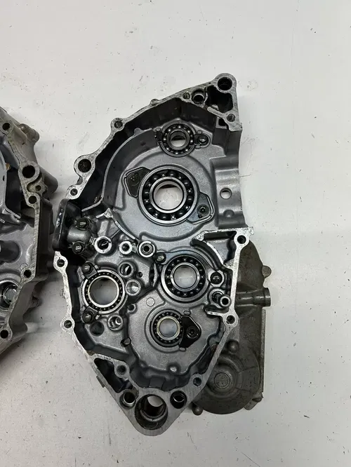2001 01 YAMAHA YZ250F yz 250 f OEM Cases Crankcase L R Engine Motor Case