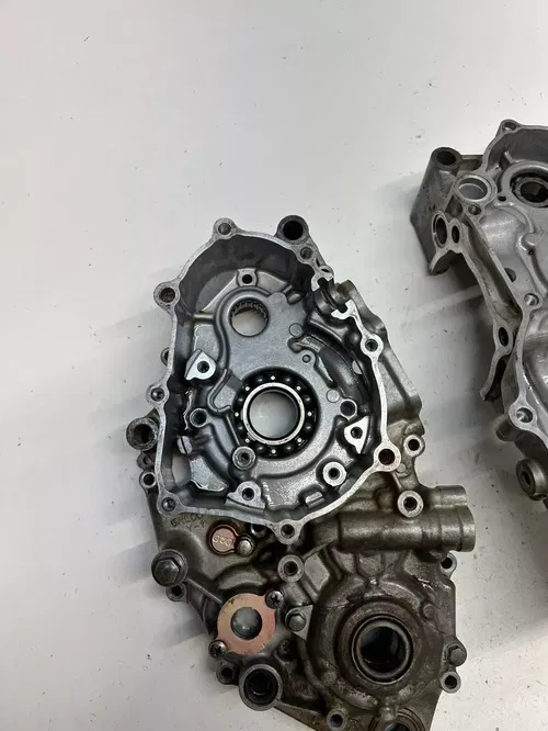 2001 01 YAMAHA YZ250F yz 250 f OEM Cases Crankcase L R Engine Motor Case
