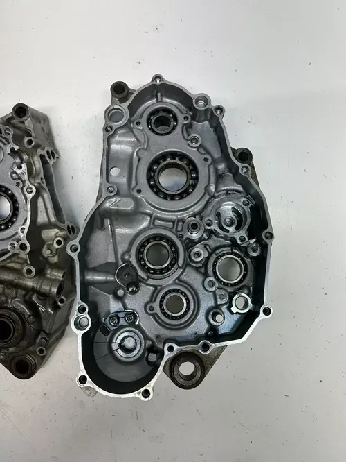 2001 01 YAMAHA YZ250F yz 250 f OEM Cases Crankcase L R Engine Motor Case